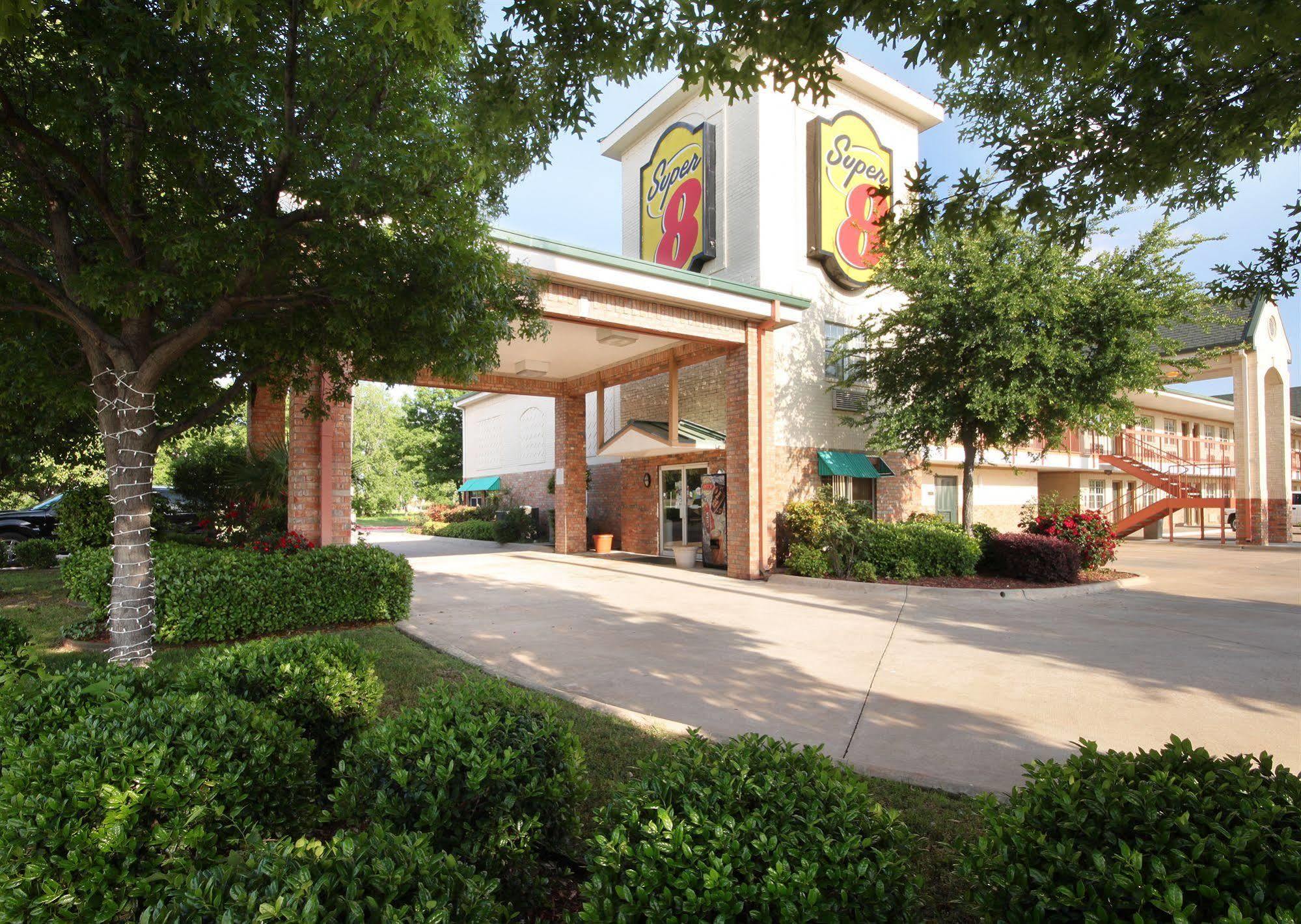 Super 8 By Wyndham Arlington Near At&T Stadium Exteriér fotografie
